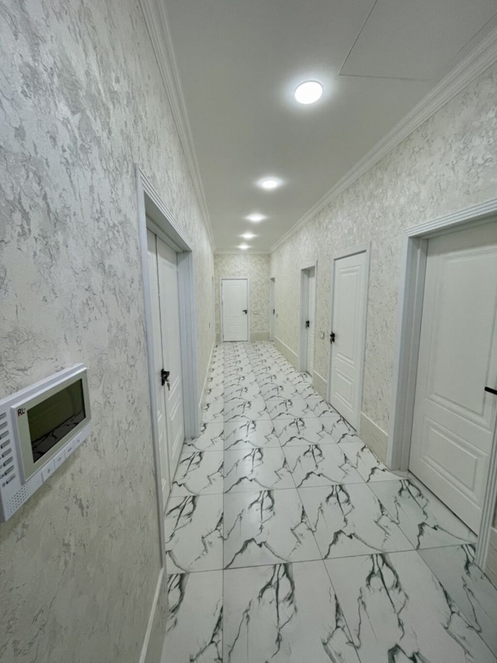 Buzovna 4 otaqlı, 160 kv. m, Yeni təmirli