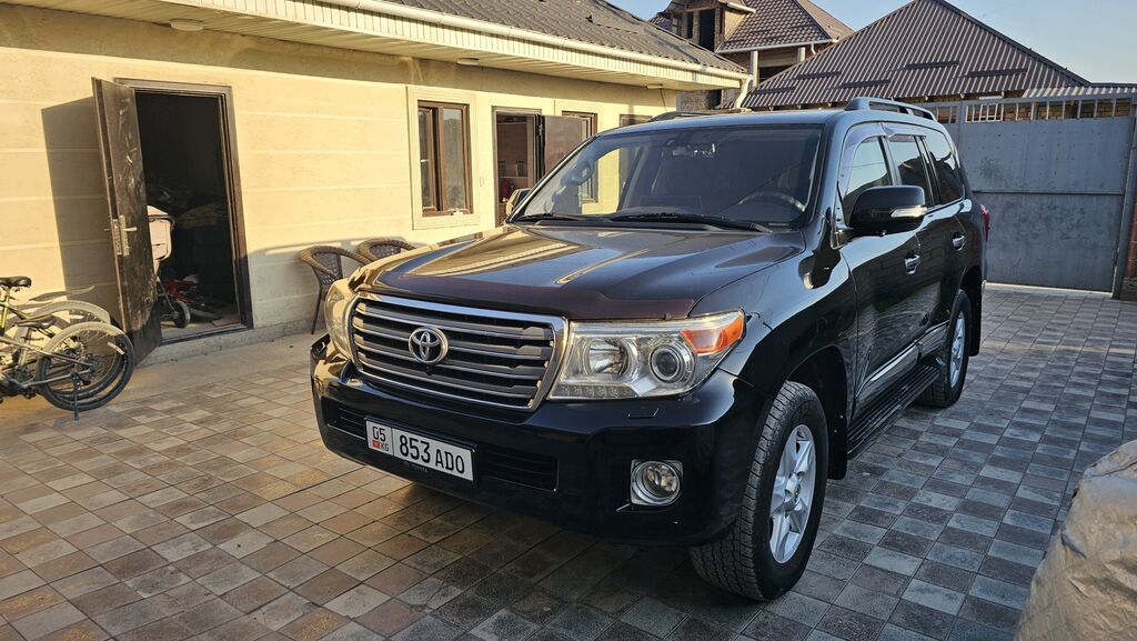 Toyota Land Cruiser: 2012 г., 4.5 л, Автомат, Дизель, Внедорожник: фото 2