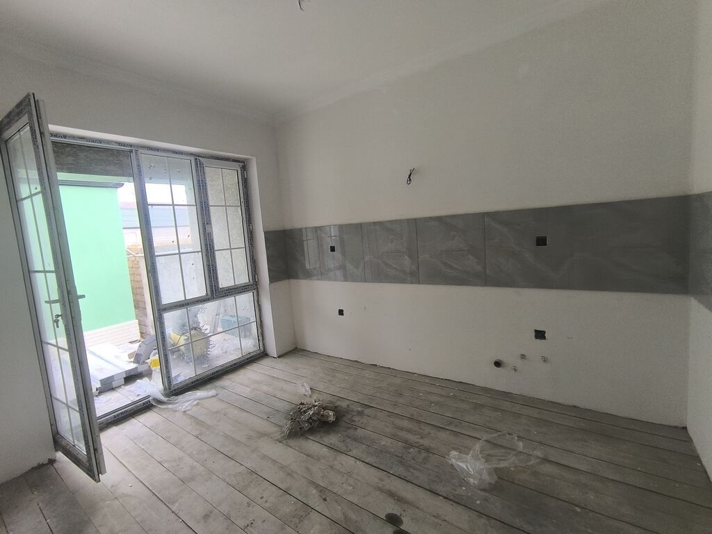 3 otaqlı, 90 kv. m, Təmirsiz