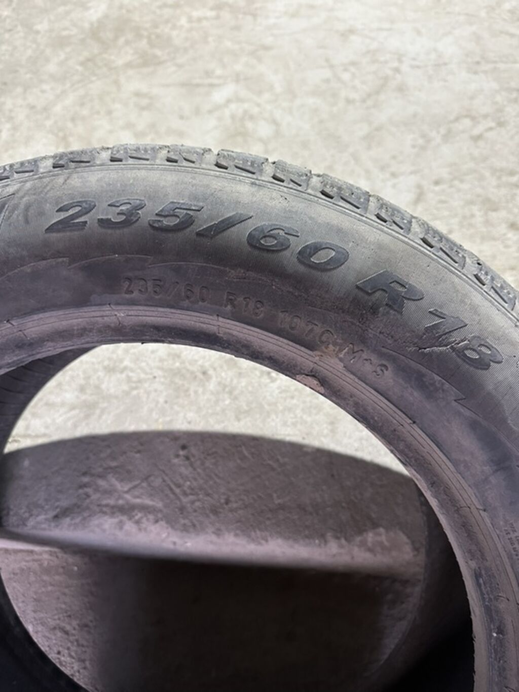 Шины 235 / 60 / R 18, Зима, Б/у, 1 шт, Внедорожные (АТ/МТ), Италия, Pirelli: фото 2