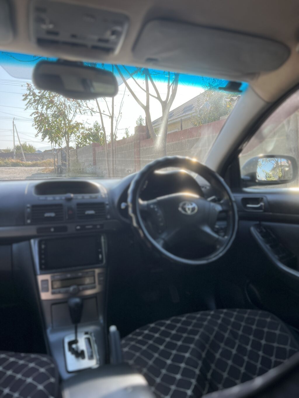 Toyota Avensis: 2004 г., 2 л, Автомат, Бензин, Седан: фото 7