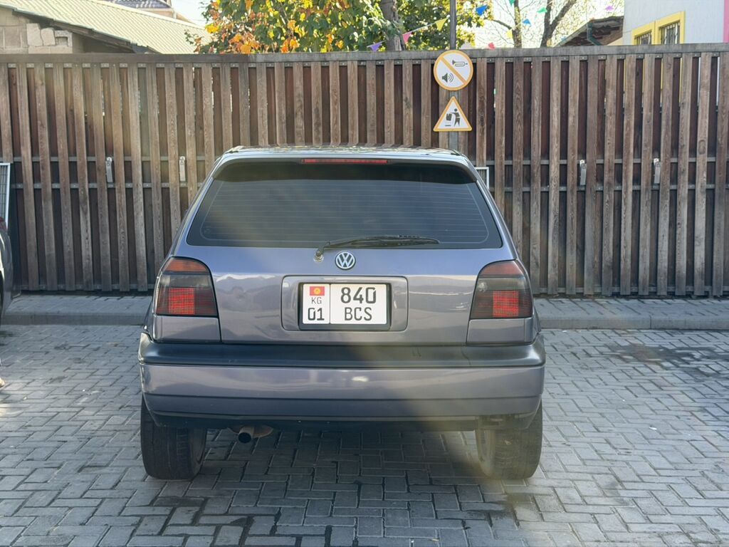 Volkswagen Golf: 1996 г., 1.8 л, Механика, Бензин, Хэтчбэк: фото 4