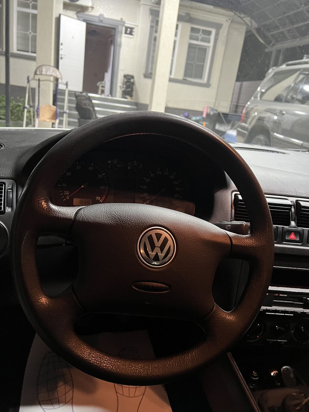Volkswagen Golf: 2001 г., 1.4 л, Механика, Бензин, Хэтчбэк: фото 6