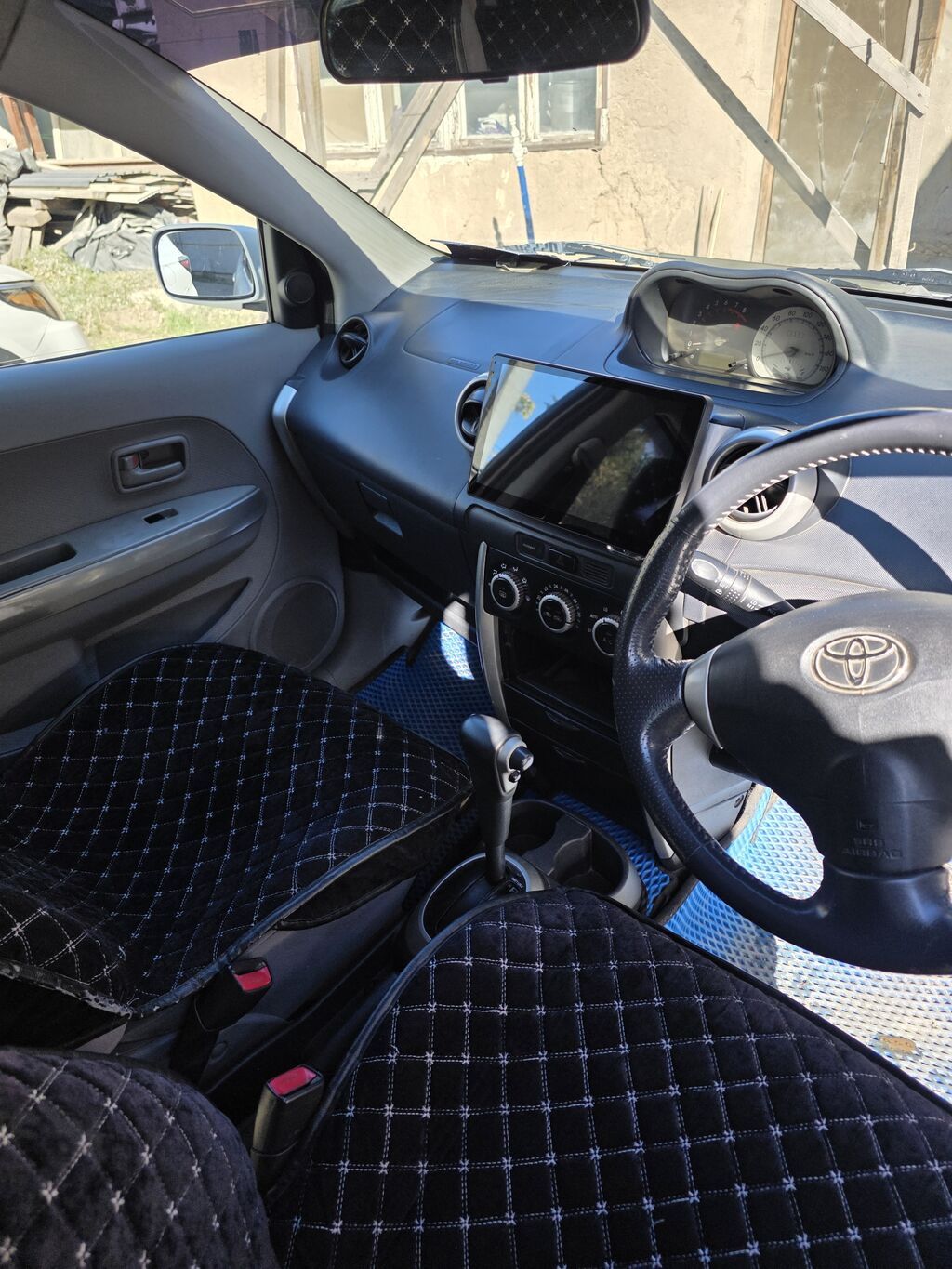 Toyota Ist: 2002 г., 1.3 л, Автомат, Бензин, Хэтчбэк: фото 4