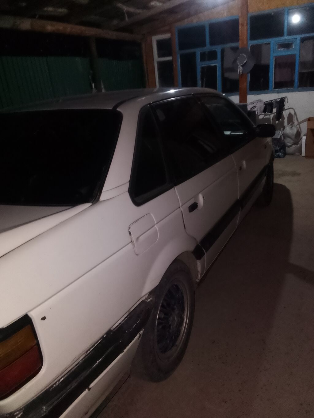 Volkswagen Passat: 1991 г., 1.8 л, Механика, Бензин, Седан: фото 4