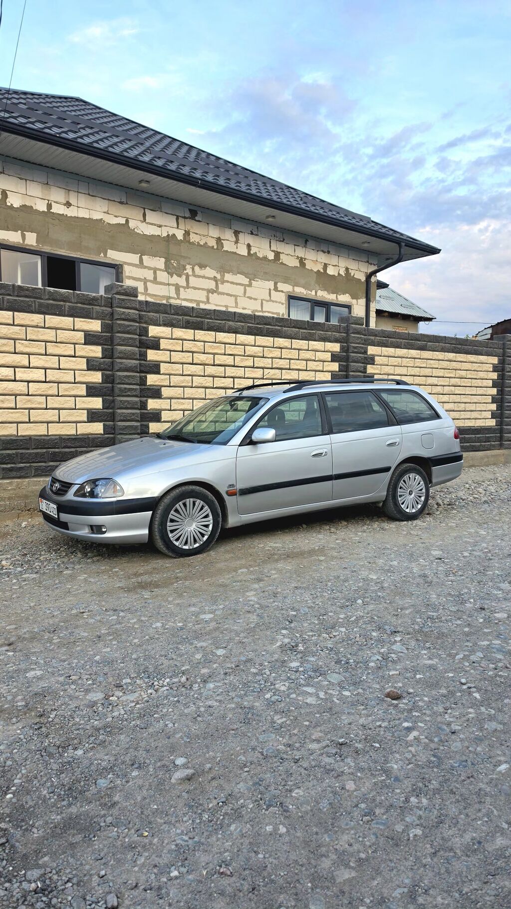 Toyota Avensis: 2002 г., 2 л, Механика, Дизель, Универсал: фото 4