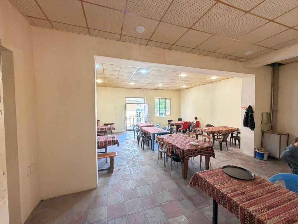 Yasamal rayonunda, 20 Yanvar metrosunun yaxınlığında, sıx yaşayış