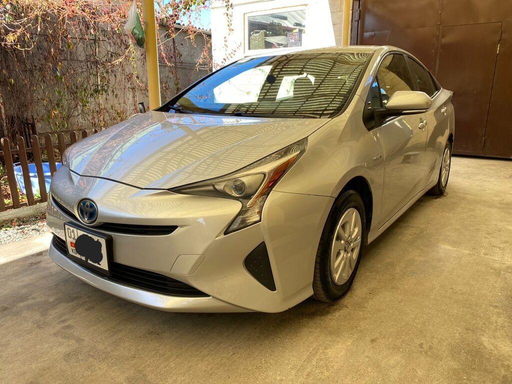 Toyota Prius: 2016 г., Автомат, Гибрид, Хэтчбэк: фото 4