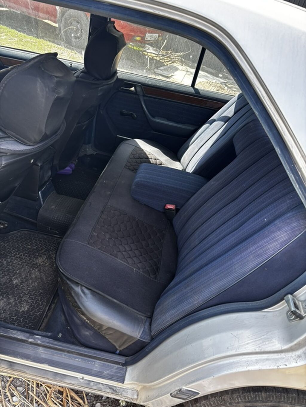 Mercedes-Benz W124: 1988 г., 2.3 л, Механика, Бензин, Седан: фото 6