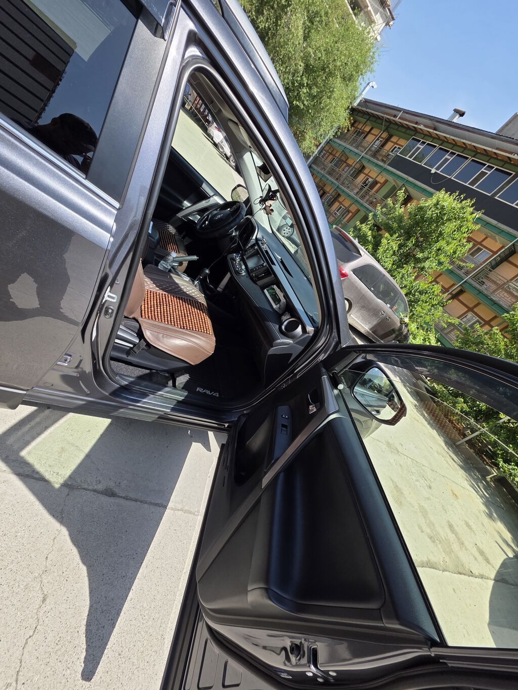 Toyota RAV4: 2018 г., 2.5 л, Вариатор, Гибрид, Кроссовер: фото 5