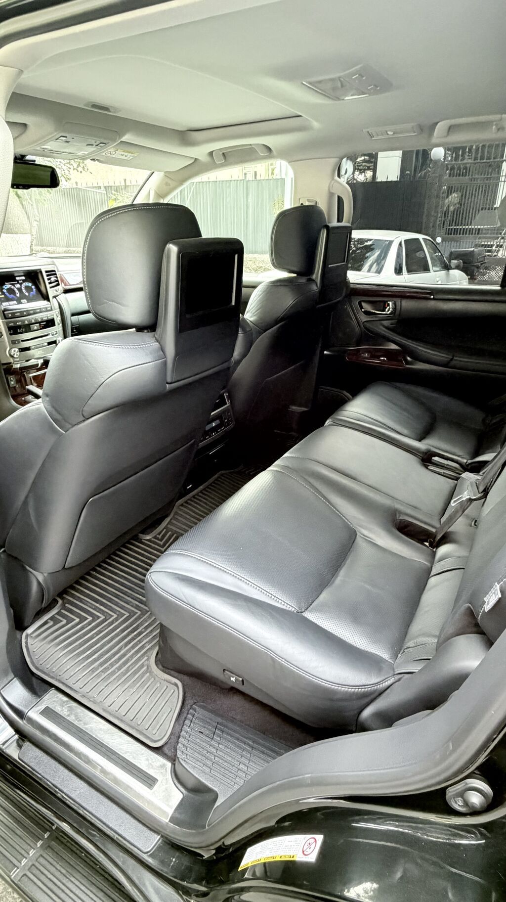Lexus LX: 2014 г., 5.7 л, Автомат, Бензин, Внедорожник: фото 7