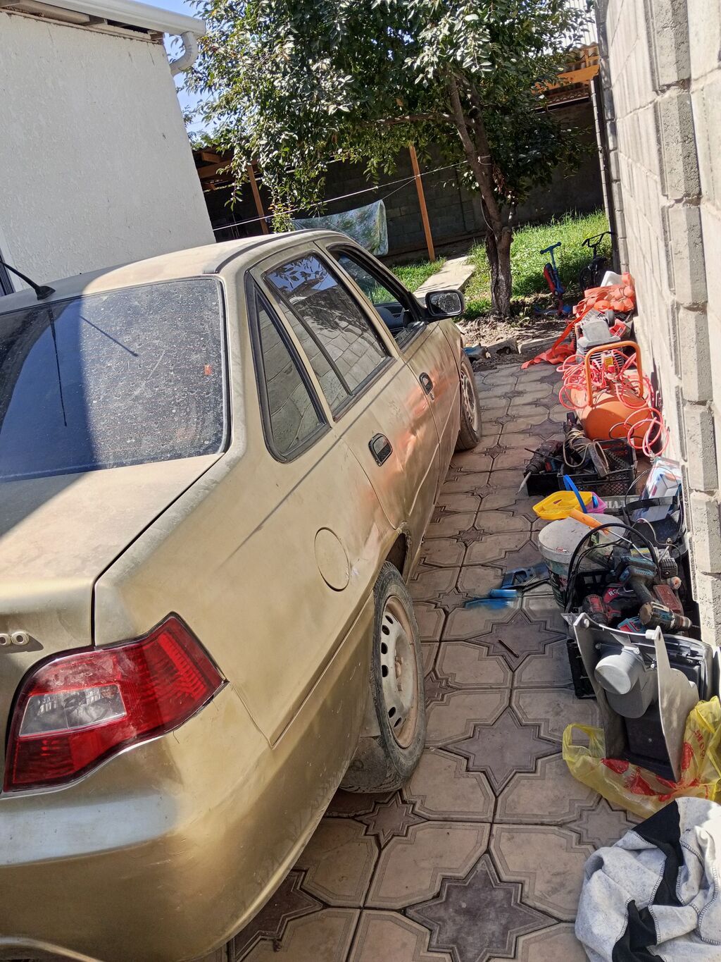 Daewoo Nexia: 2010 г., Механика, Седан: фото 7