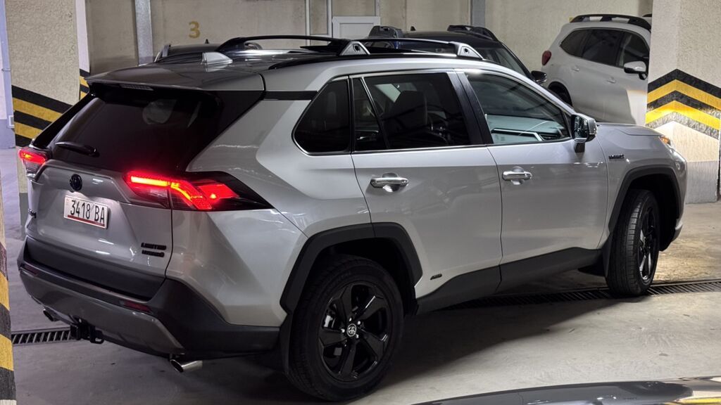 Toyota RAV4: 2020 г., 2.5 л, Вариатор, Гибрид, Кроссовер: фото 2