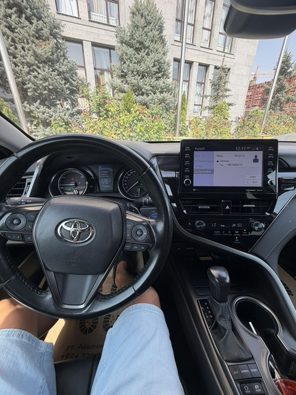 Toyota Camry: 2023 г., 2.5 л, Автомат, Гибрид, Седан: фото 4