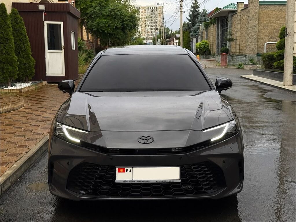 Toyota Camry: 2025 г., 2.5 л, Вариатор, Гибрид, Седан: фото 3