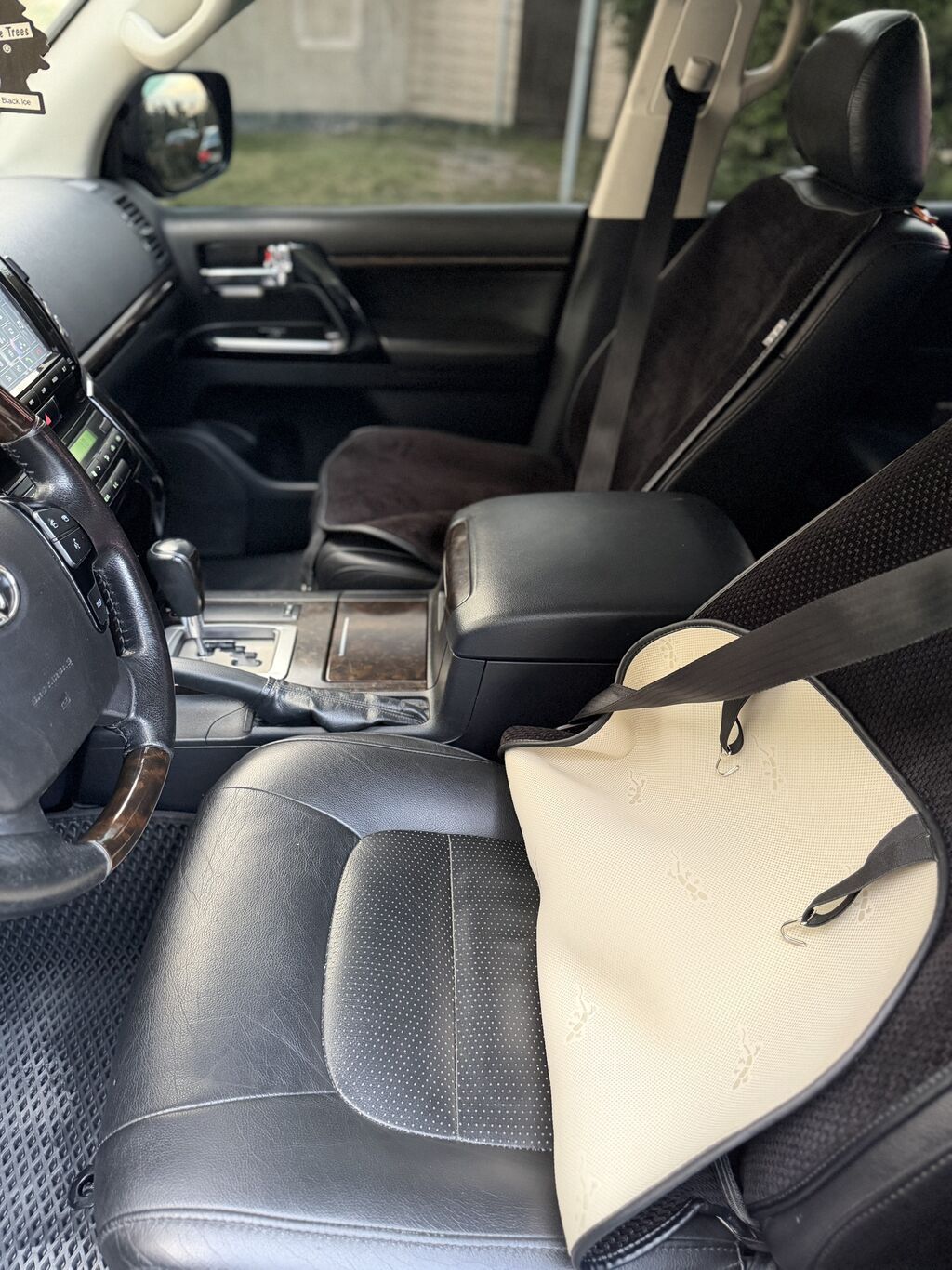 Toyota Land Cruiser: 2013 г., 4 л, Автомат, Газ, Внедорожник: фото 8