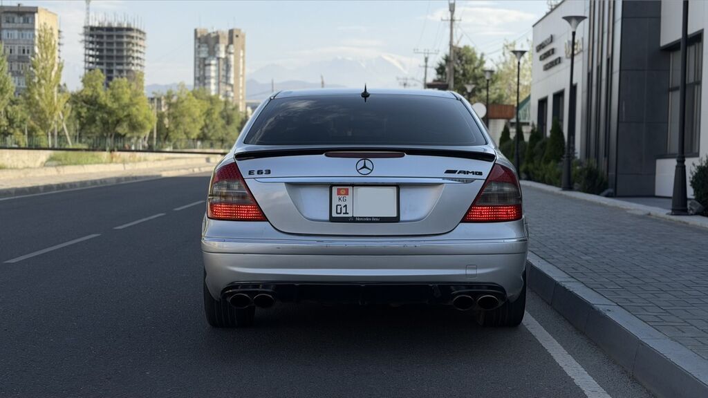 Mercedes-Benz E-Class: 2003 г., 5 л, Автомат, Бензин, Седан: фото 4