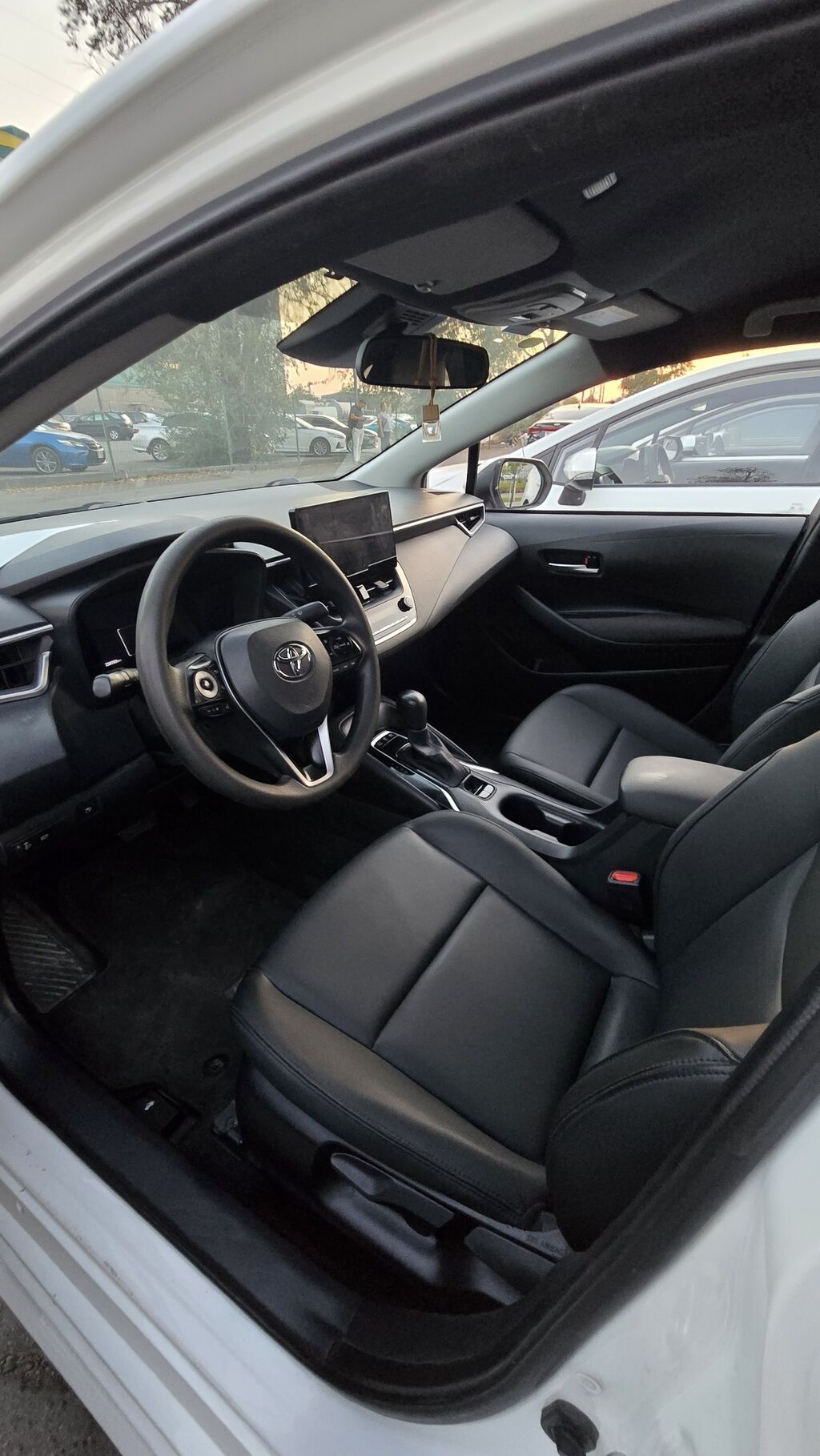 Toyota Corolla: 2021 г., 1.8 л, Вариатор, Гибрид, Седан: фото 8