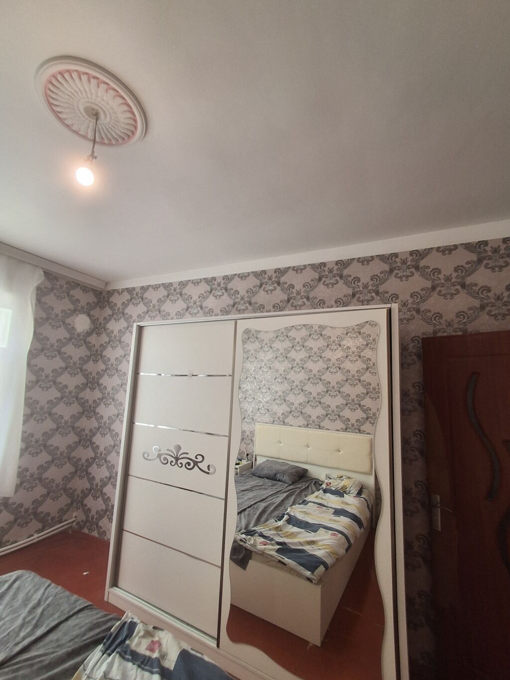 Otaq yoldaşı axtarılır – tələbə və ya bəy üçün. 1 otaqda 1 nəfər üçün