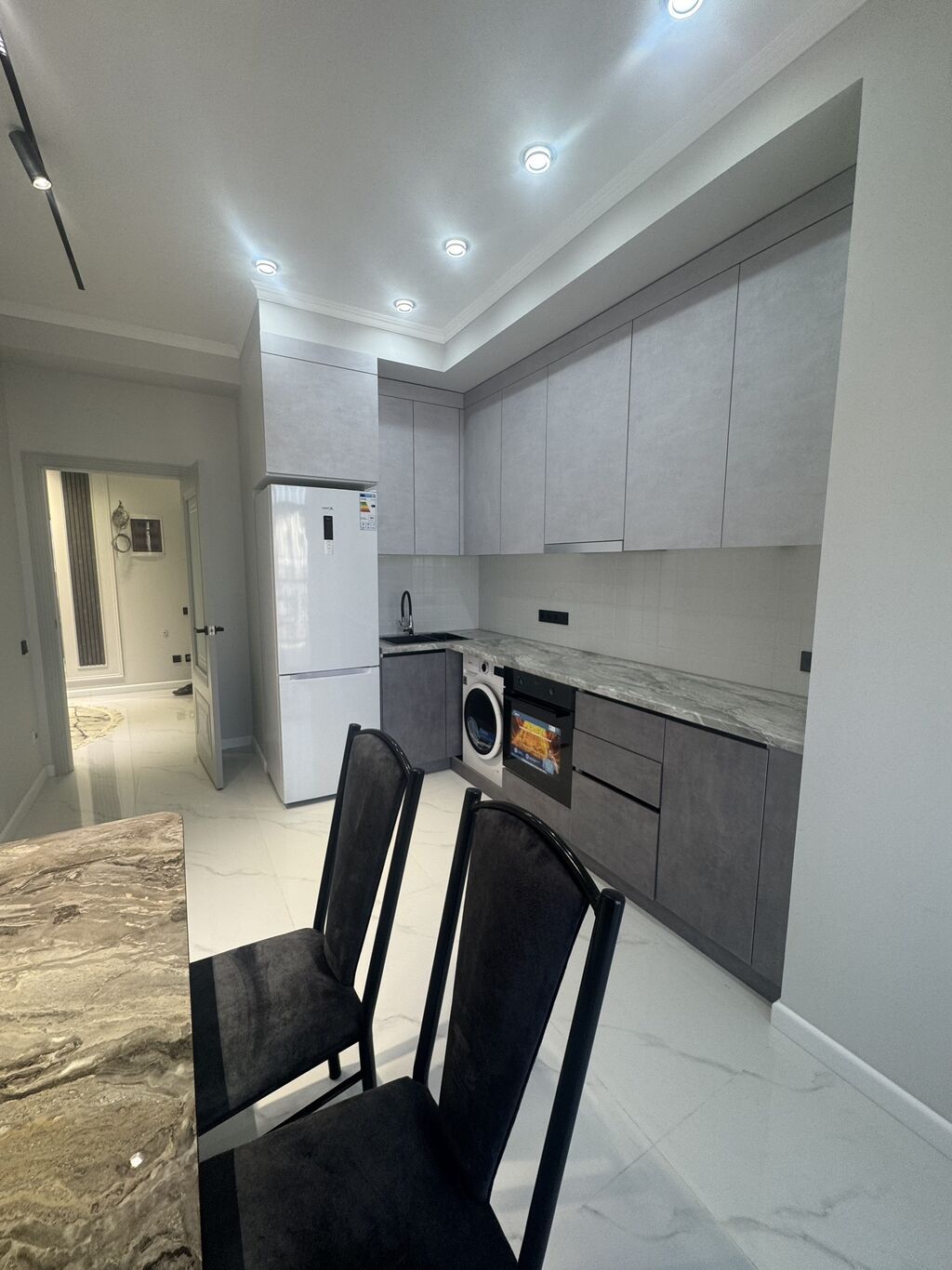 2 комнаты, 77 м², Асанбай мкр Элитка, 13 этаж, Евроремонт: фото 4