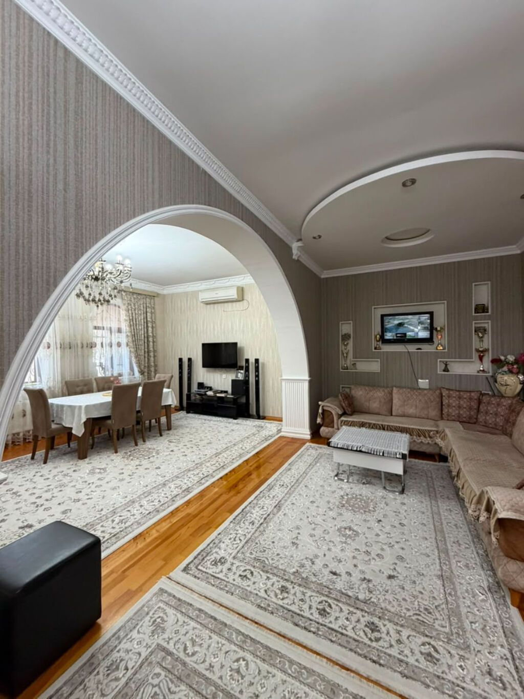 Qaraçuxur qəs. 5 otaqlı, 201 kv. m, Kredit yoxdur, Yeni təmirli