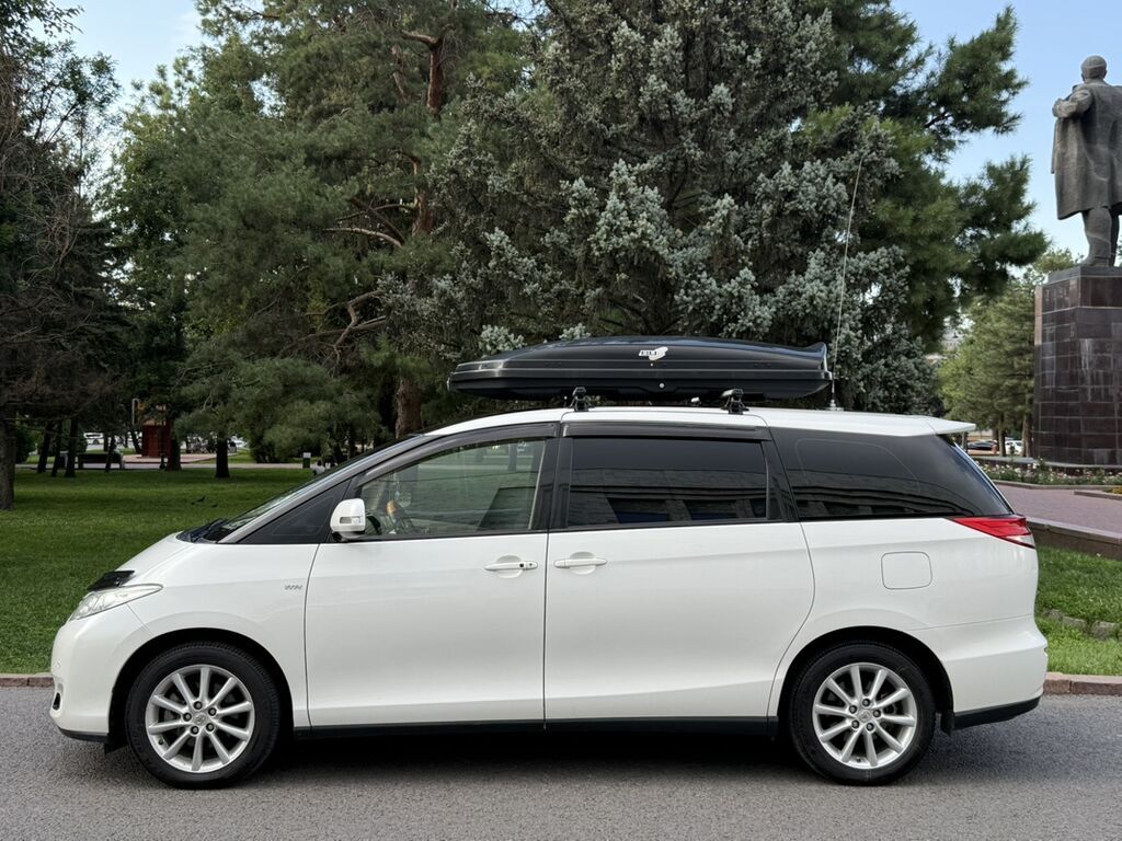 Toyota Previa: 2019 г., 2.4 л, Автомат, Газ, Минивэн: фото 3