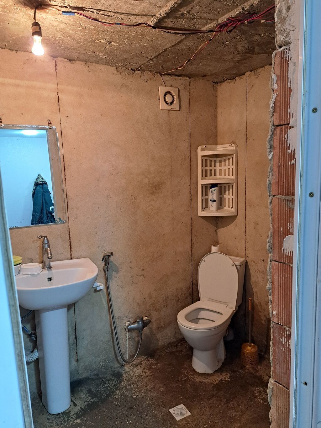 4 otaqlı, 80 kv. m, Orta təmir