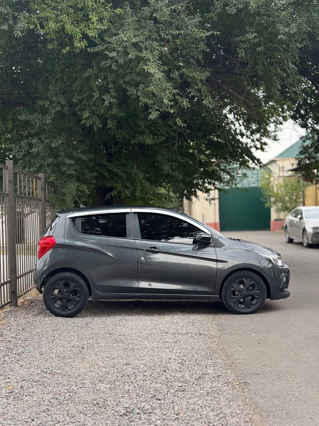Chevrolet Spark: 2017 г., 1 л, Автомат, Бензин, Хэтчбэк: фото 3