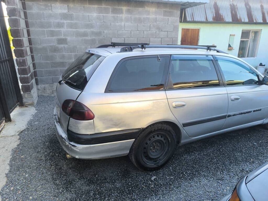 Toyota Avensis: 2000 г., Механика, Универсал — фото 2
