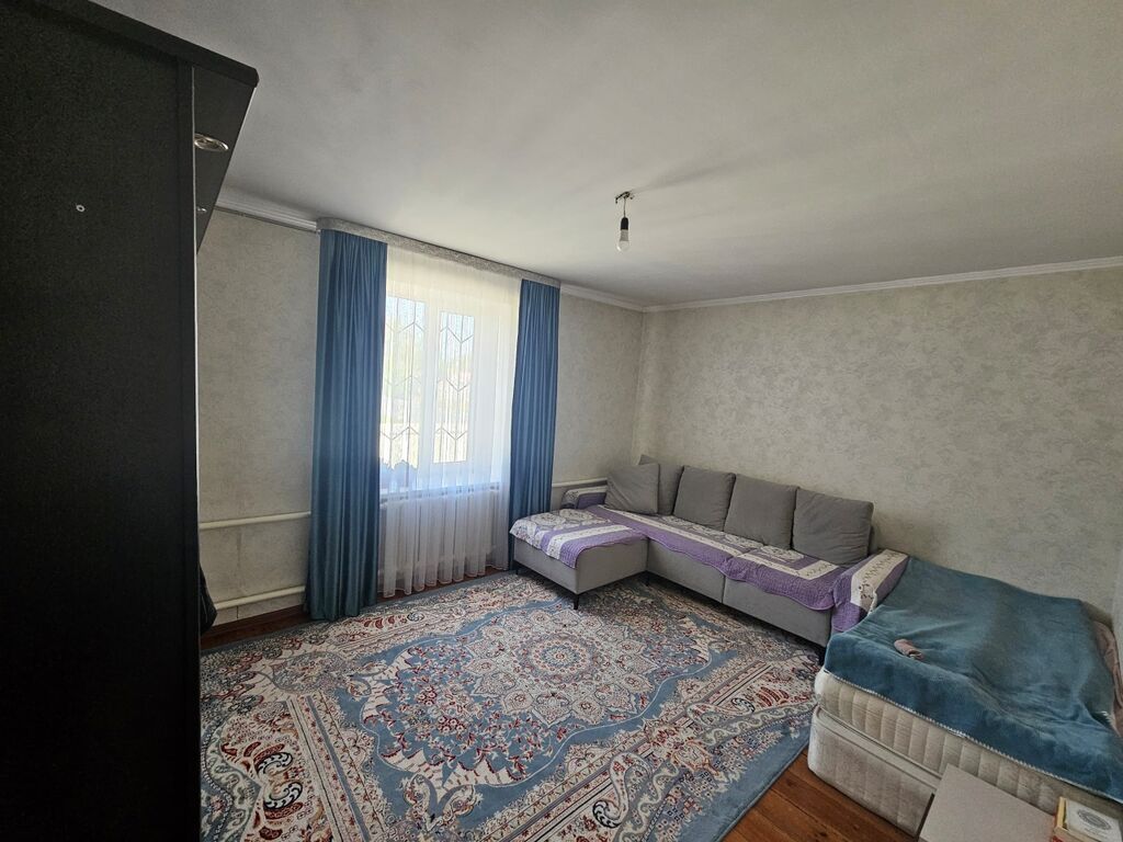 Дом с благоустроенным двором и навесам 160квм 5 соток мебель остоется: фото 4