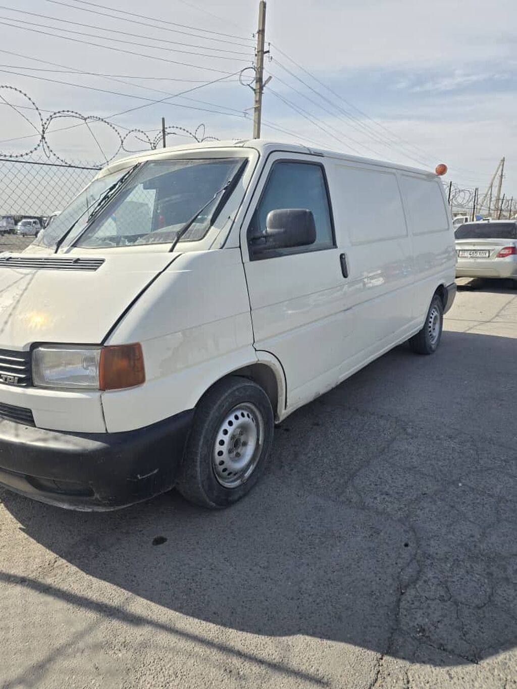 Volkswagen Transporter: 2003 г., 2.5 л, Механика, Дизель, Седан: фото 1