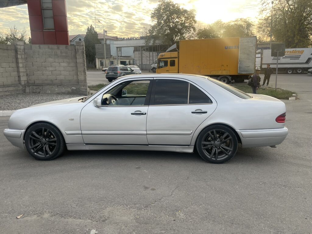 Mercedes-Benz E-Class: 1999 г., 3.2 л, Автомат, Бензин, Седан: фото 7