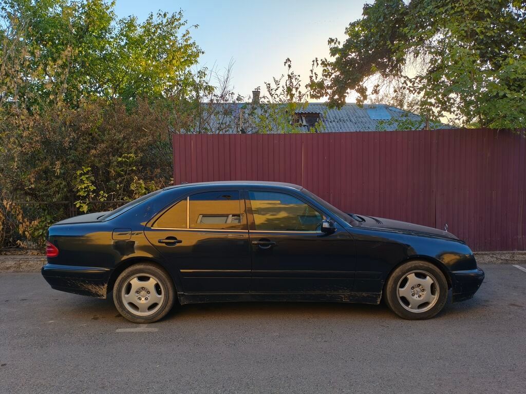 Mercedes-Benz E-Class: 2000 г., 2.6 л, Механика, Бензин, Седан: фото 2