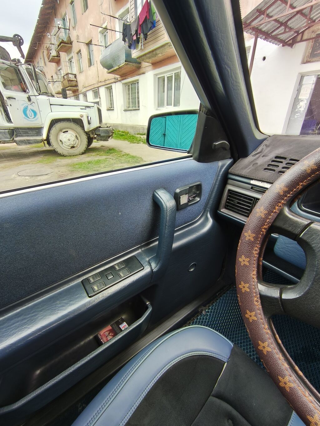 Audi 100: 1987 г., 2.3 л, Механика, Бензин, Седан: фото 2