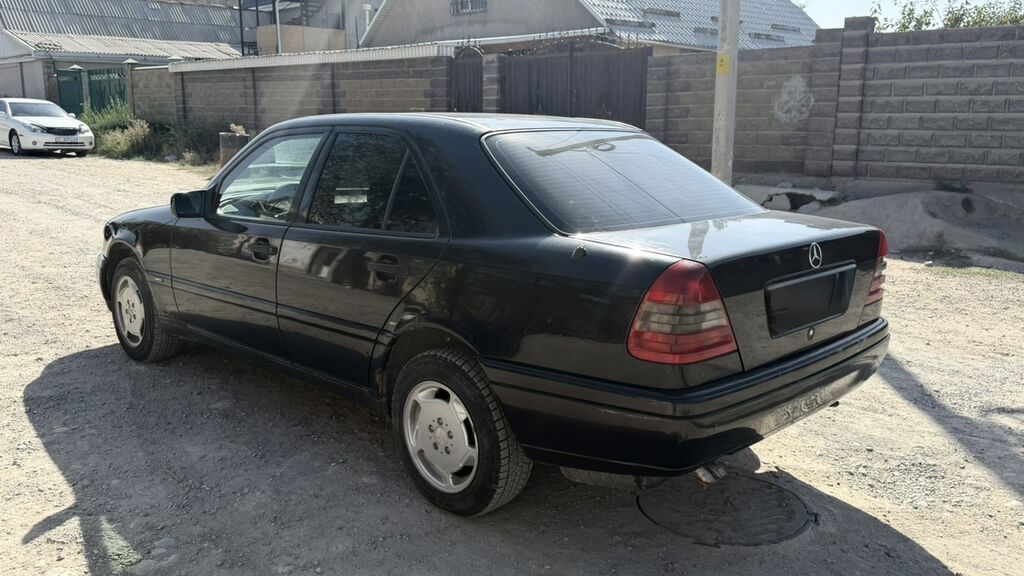 Mercedes-Benz C-Class: 1994 г., 2.2 л, Автомат, Газ, Седан: фото 2