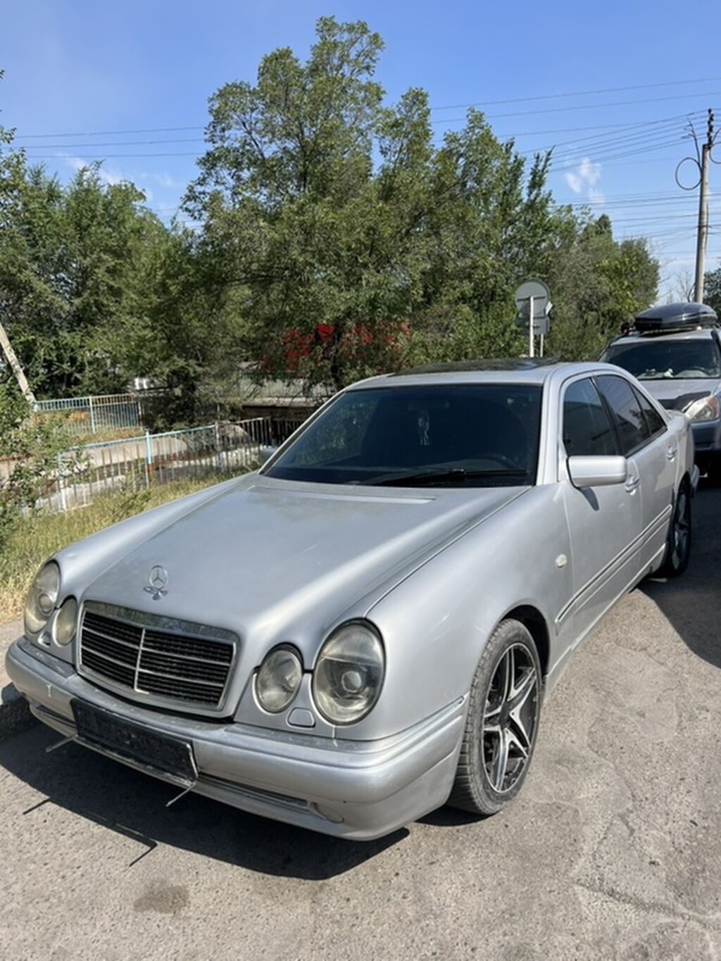 Mercedes-Benz E-Class: 1997 г., 4.3 л, Автомат, Бензин, Седан: фото 2