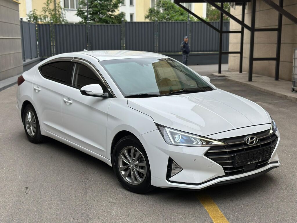 Hyundai Avante: 2019 г., 1.6 л, Автомат, Бензин, Седан: фото 3