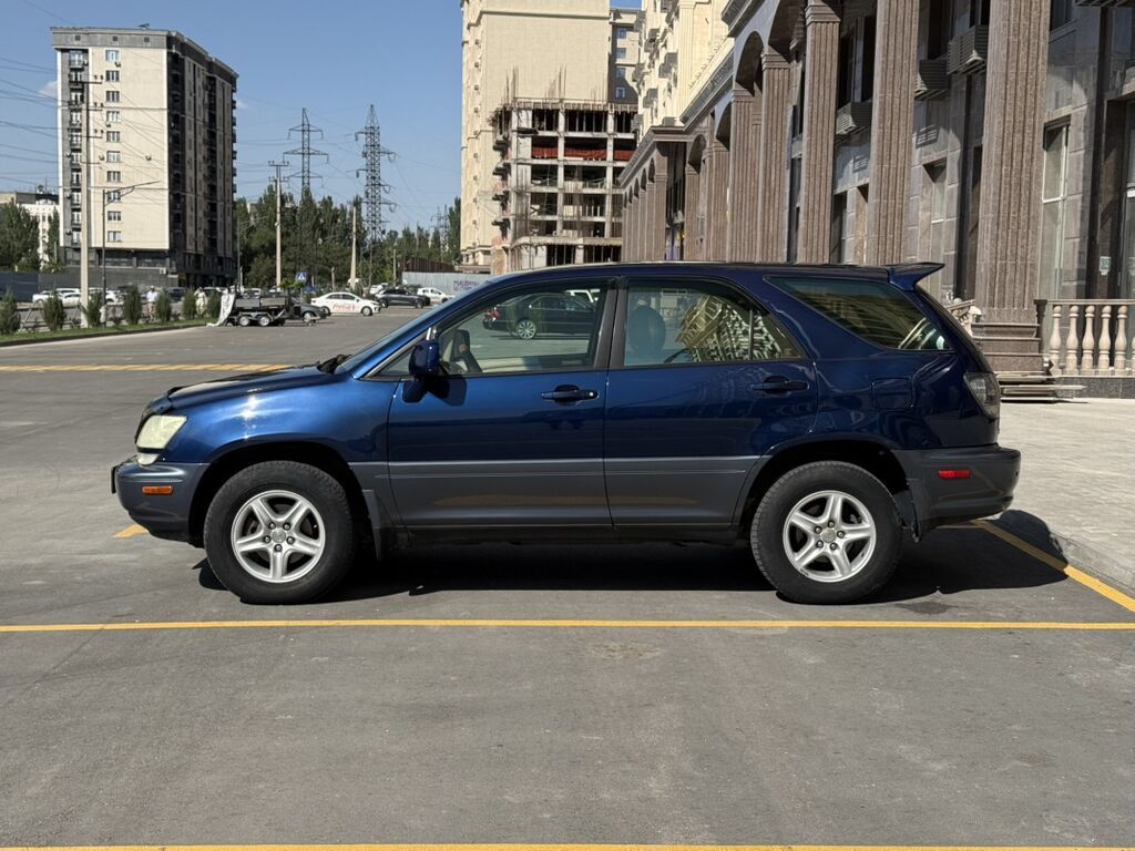 Lexus RX: 2001 г., 3 л, Бензин, Кроссовер: фото 3