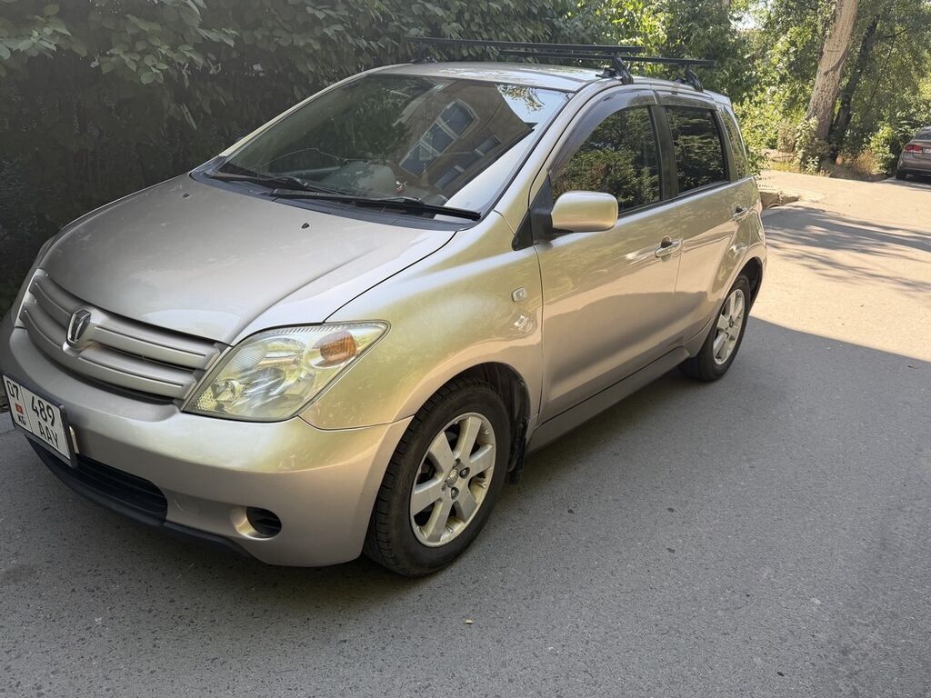 Toyota Ist 2003 г., хэтчбэк: фото 3