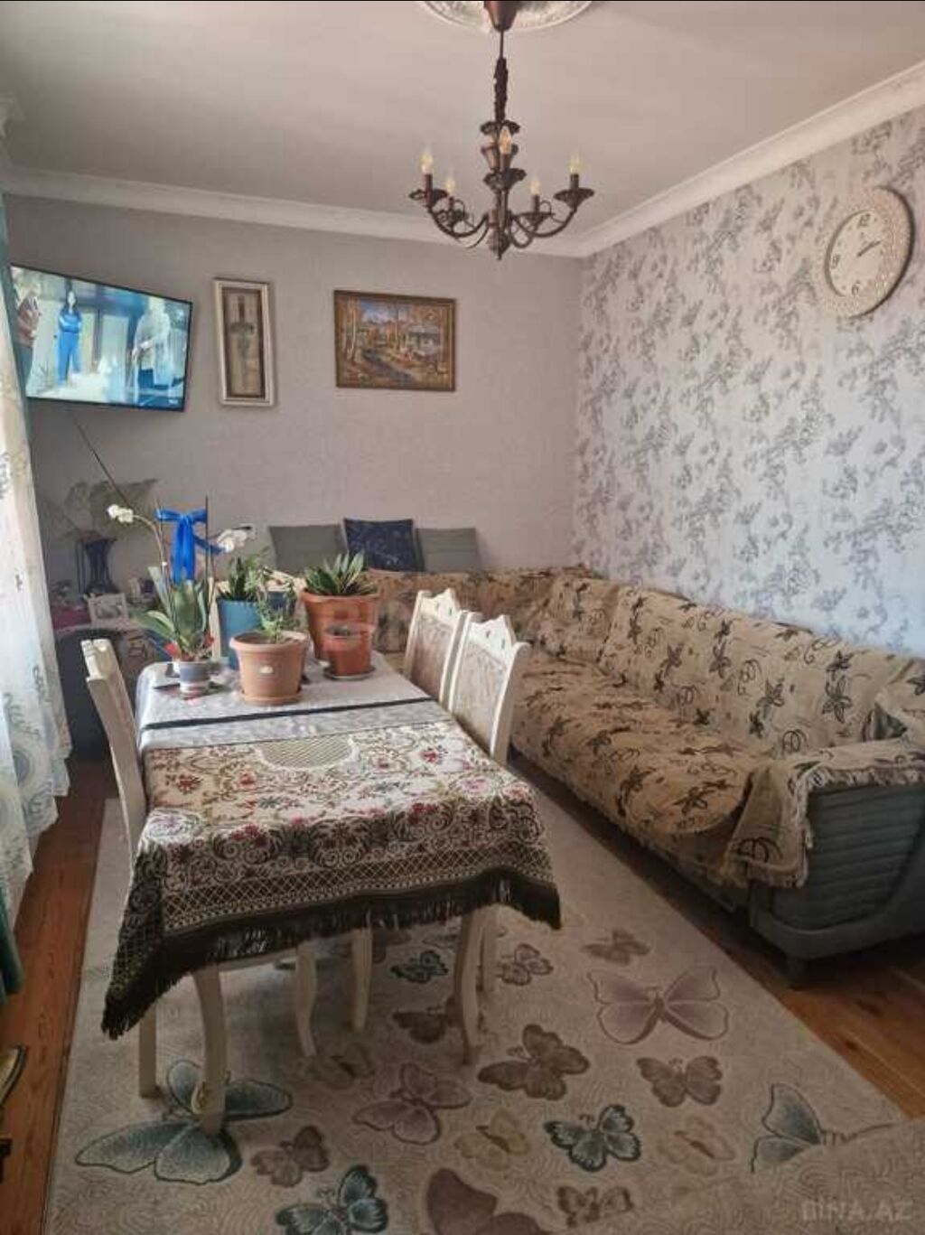 Həyət evi – kompakt həyət sahəsi və örtülü eyvan - Divarları açıq