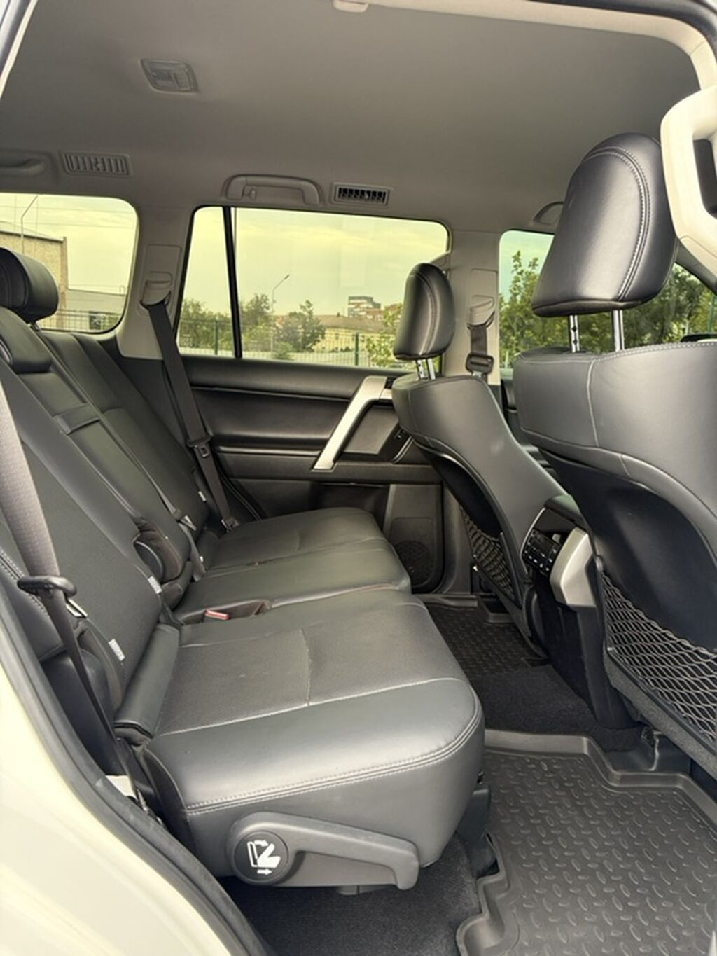 Toyota Land Cruiser Prado: 2022 г., 4 л, Автомат, Бензин, Внедорожник: фото 7
