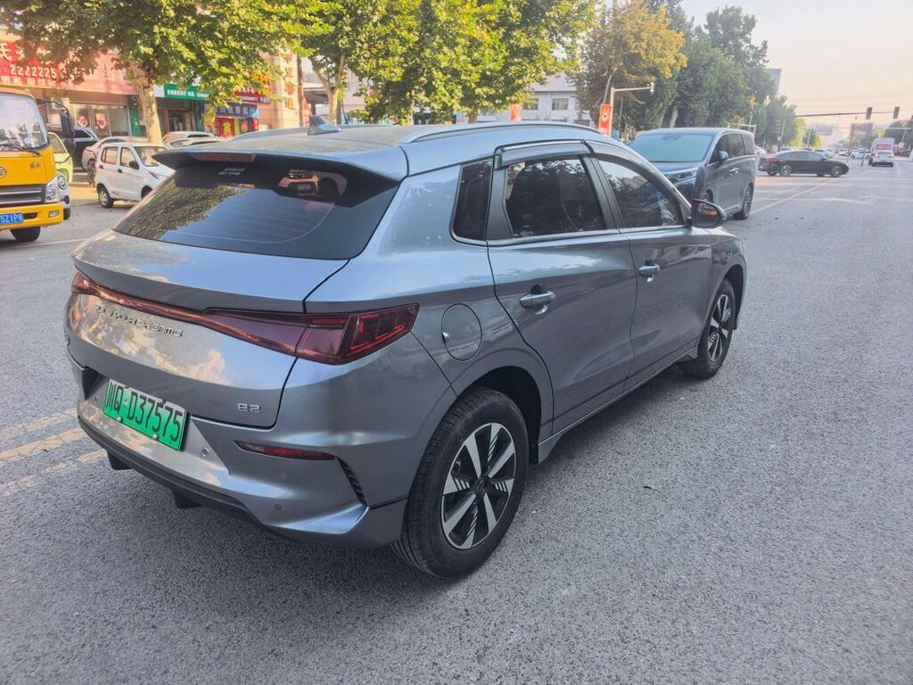 BYD E2: 2023 г., Электромобиль, Кроссовер: фото 3