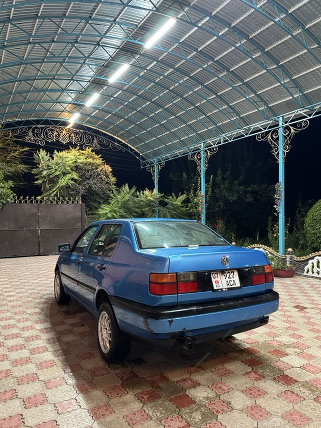 Volkswagen Vento: 1993 г., 2 л, Механика, Бензин, Седан: фото 4