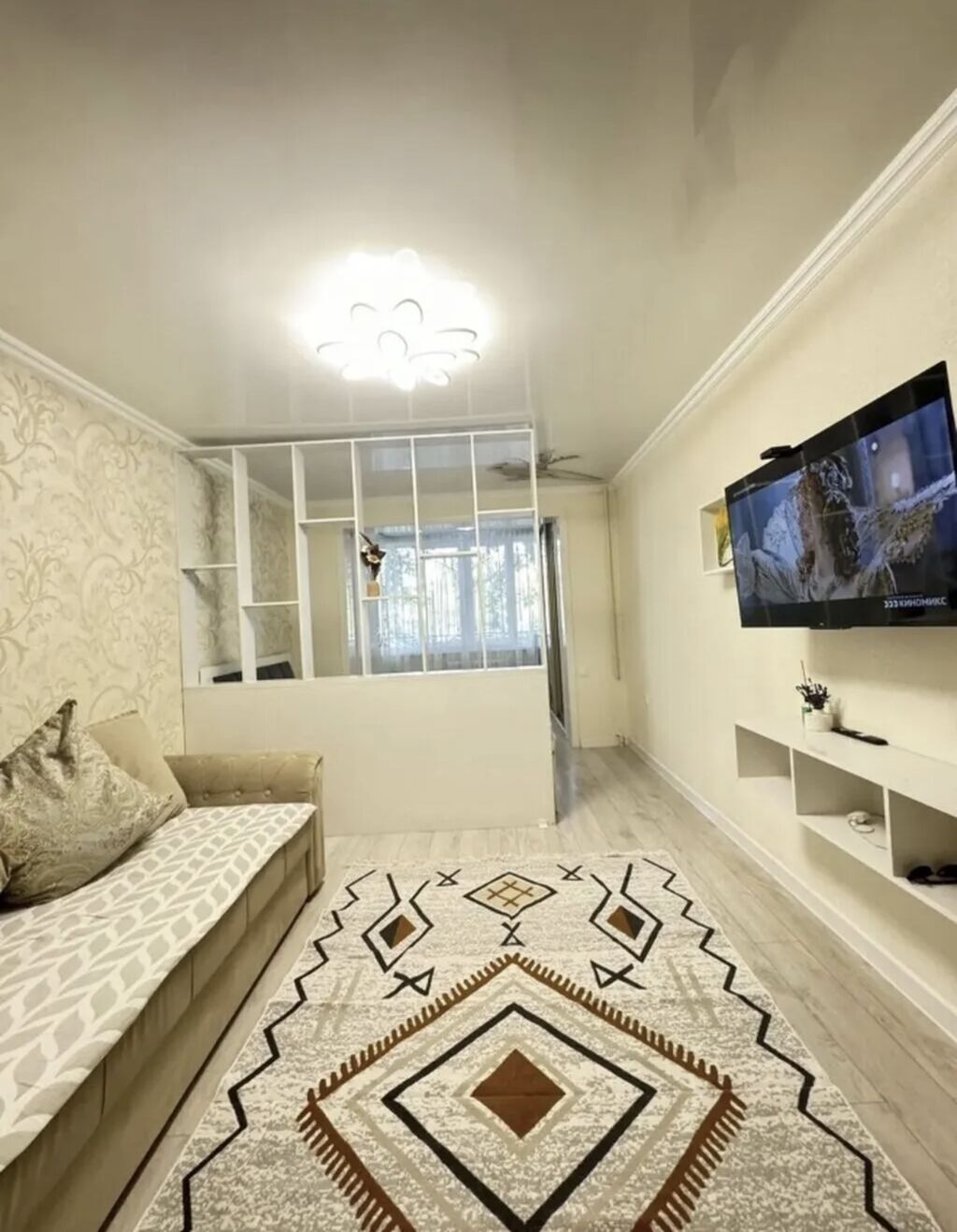1 комната, 38 м², 5 мкр 104 серия, 2 этаж, Дизайнерский ремонт: фото 2