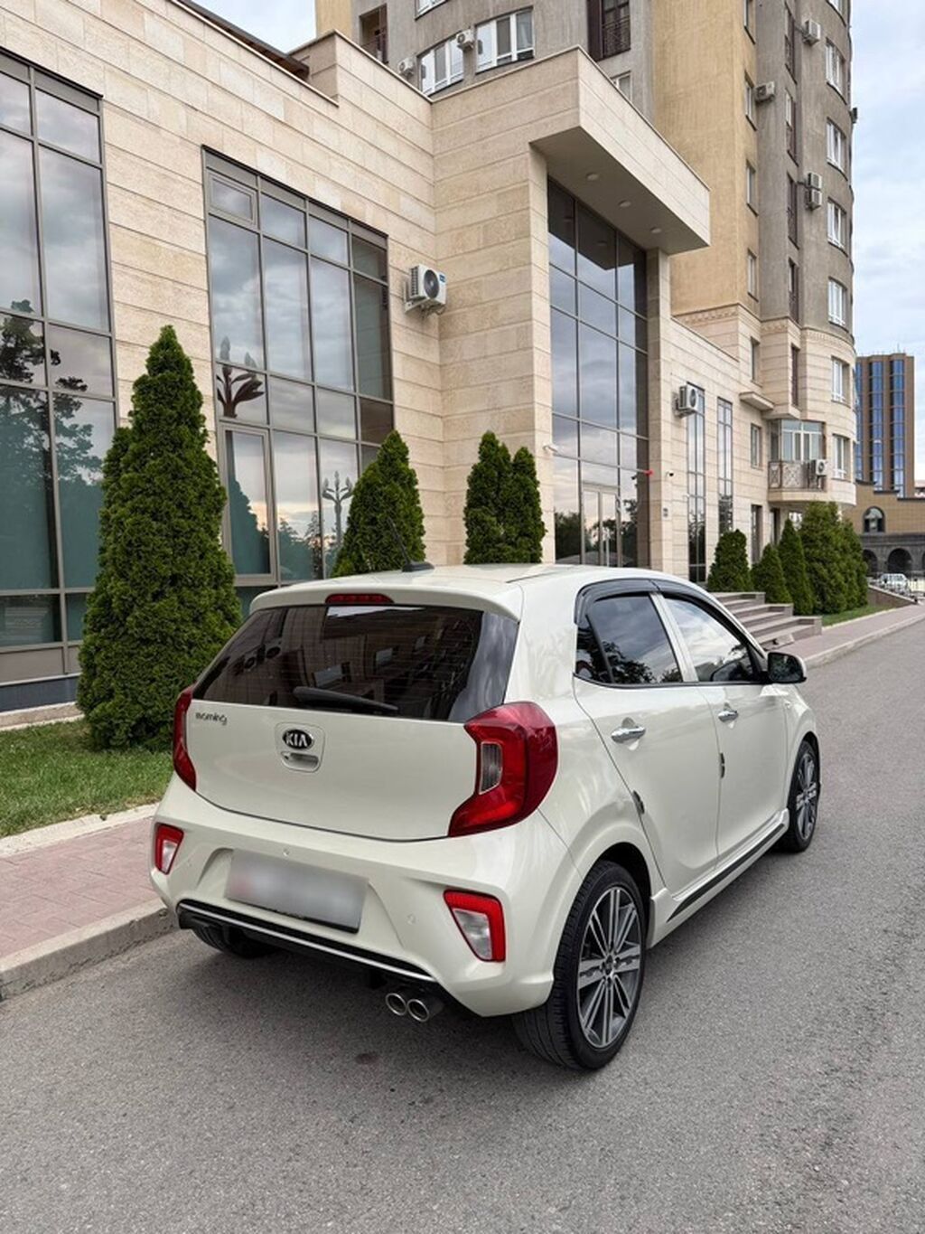 Kia Morning: 2017 г., 1 л, Автомат, Бензин, Хэтчбэк: фото 3