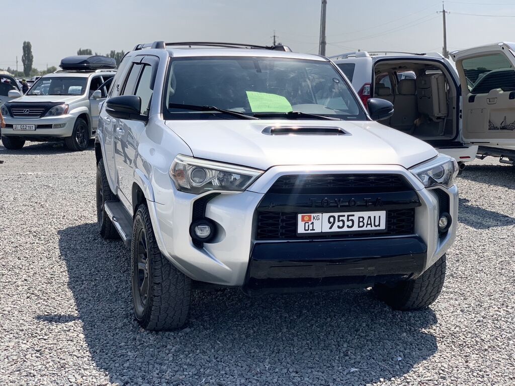 Toyota 4Runner: 2018 г., 4 л, Автомат, Бензин, Внедорожник: фото 5