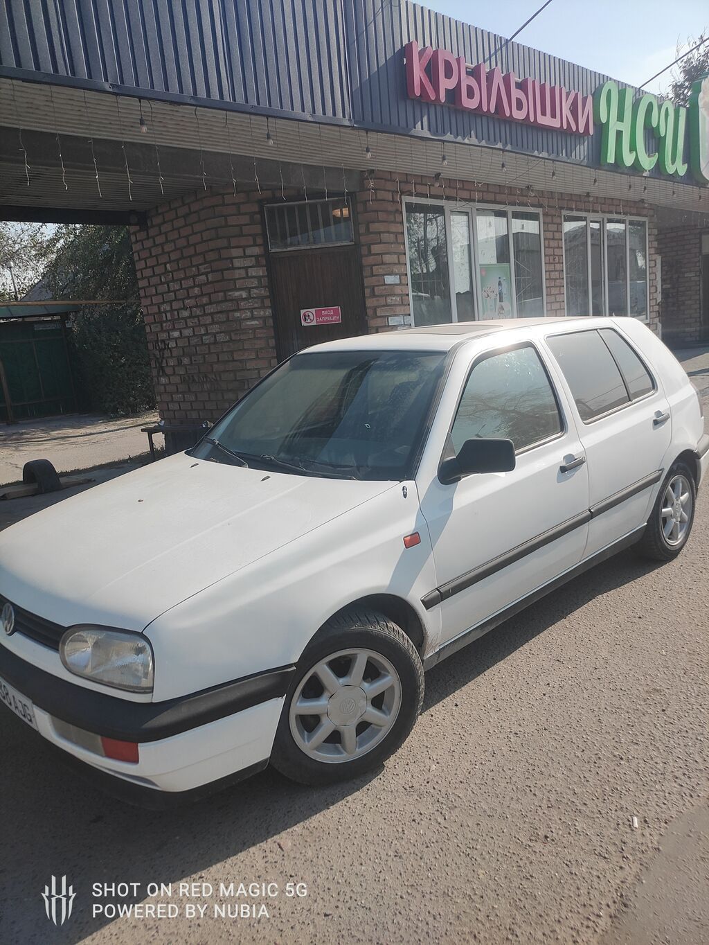 Volkswagen Golf: 1992 г., 1.8 л, Механика, Бензин, Хэтчбэк: фото 4