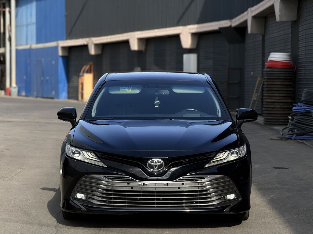 Toyota Camry: 2018 г., 3.5 л, Автомат, Бензин, Седан: фото 2