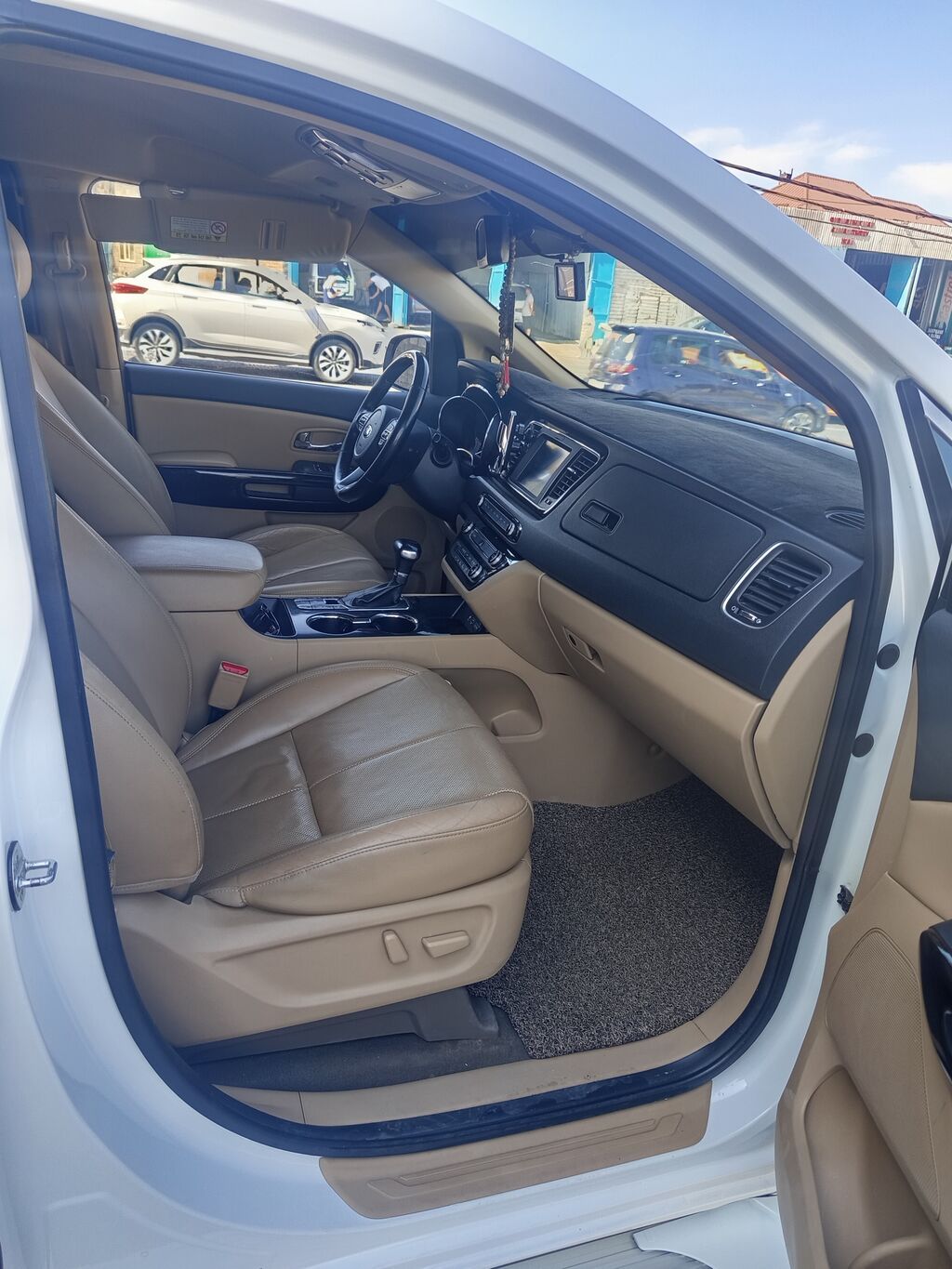 Kia Carnival: 2018 г., 2.2 л, Автомат, Дизель, Минивэн: фото 6