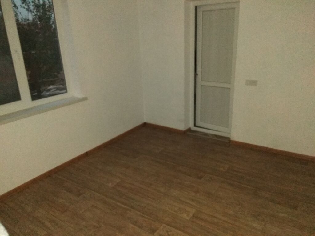 Сдаётся 2-комнатная квартира. С прихожкой. Есть горячая вода и душ: фото 2